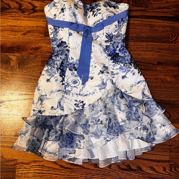 Gorgeous Sherri Hill - Picture 4 of 5